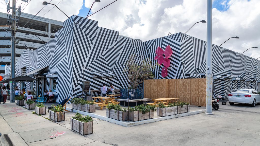 Beautiful mural on commercial real estate Miami