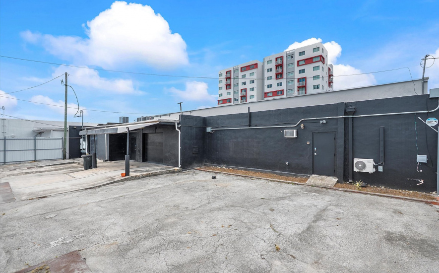 1500 NW 36th St, Miami, FL 33142, ,Retail/Office,For Lease,NW 36th St ,1354