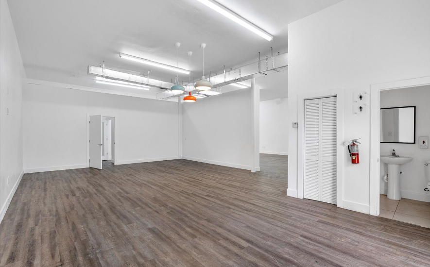 1524 NW 36th St, Miami, FL 33142, ,Retail/Office,For Lease,NW 36th St ,1355