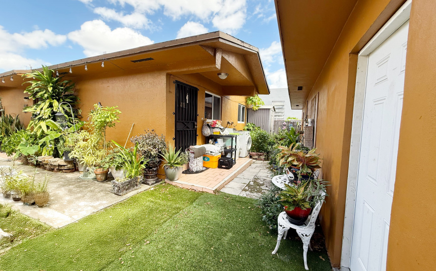 1728 NW 15th St, Miami, FL 33125, ,Multifamily,For Sale,NW 15th St,1371