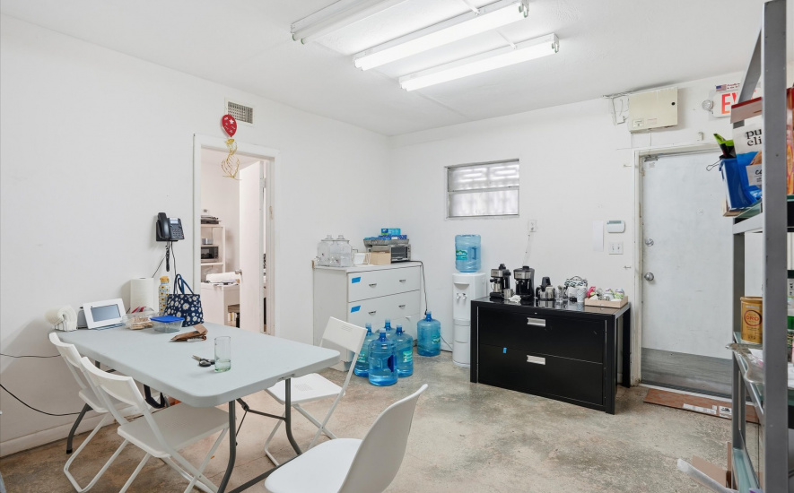 274 NE 67th St, Miami, FL 33138, ,Warehouse,For Lease,NE 67th St ,1372