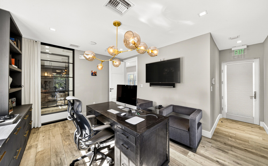 5801 Biscayne Blvd, Miami, FL 33137, ,Office,For Lease,Biscayne Blvd,1379