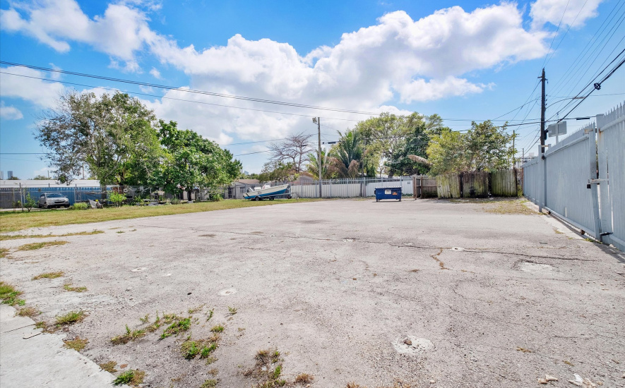 2829 NW 13th Ave, Miami, FL 33142, ,Retail,For Sale,NW 13th Ave ,1385
