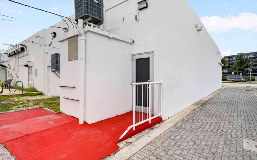 71st Street1975, Miami Beach, FL 33141, ,Retail/Office,For Sale,1975 ,1397