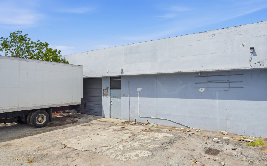 745 NW 7th Terr, Fort Lauderdale, FL 33311, ,Warehouse,For Lease,NW 7th Terr ,1403